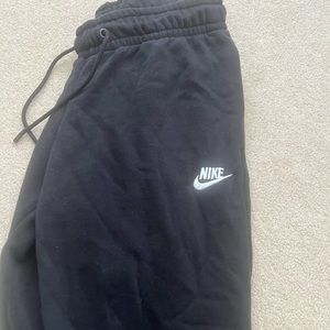black nike sweatpants